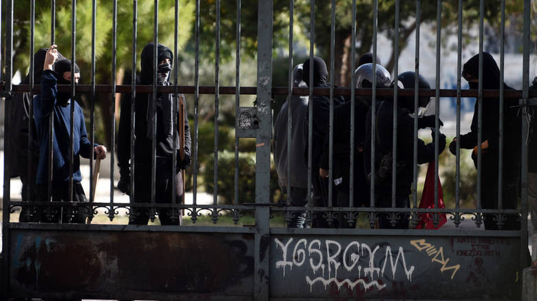 Πολυτεχνείο: Οι καταληψίες οργανώνονται και ετοιμάζουν αιματηρή «εξέγερση» – Τι λέει η ανακοίνωσή τους
